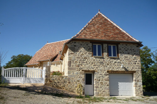 Maison  Mayrinhac-lentour pour  6 •   2 chambres 