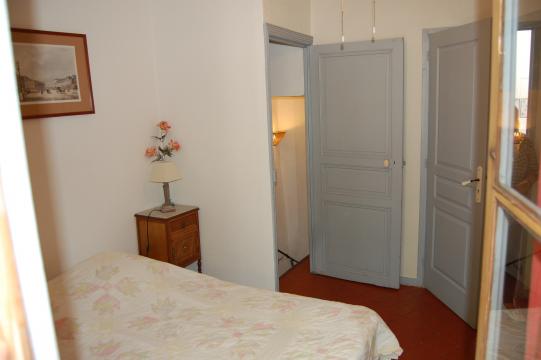 Gite  Cruzy pour  4 •   1 chambre 