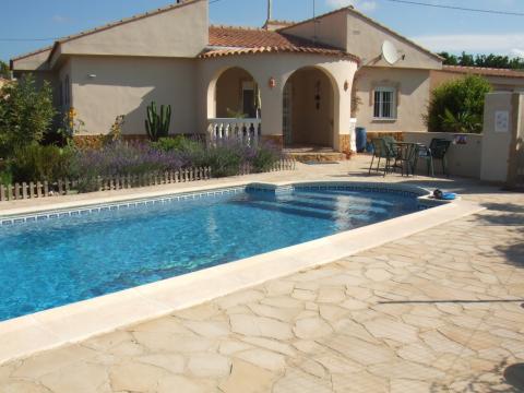 Maison Montroy - 7 personnes - location vacances