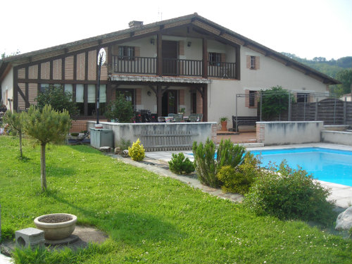 Gite in Le temple sur lot for   3 •   with shared pool 
