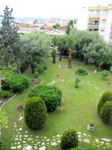 Studio in Juan les pins for   2 •   private parking 