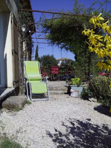 House in Mazan for   8 •   animals accepted (dog, pet...) 