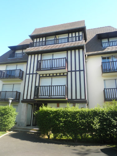 Flat in Blonville sur mer for   4 •   private parking 