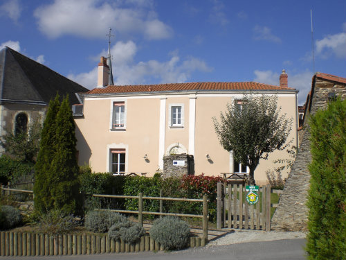 Gite in Saint sauveur de landemont for   15 •   with terrace 