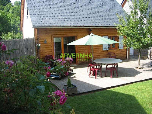 Chalet  Besse et st anastaise pour  6 •   avec terrasse 