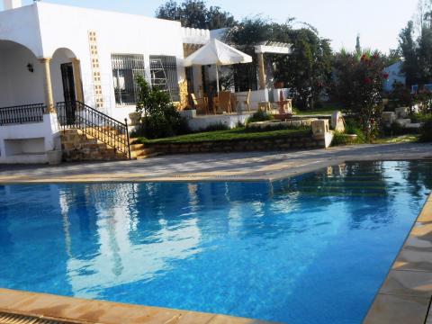 House in Beni khiar for   8 •   with private pool 