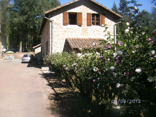 Chambre d'hôtes à Piegut-Pluviers - Location vacances, location saisonnière n°37846 Photo n°2