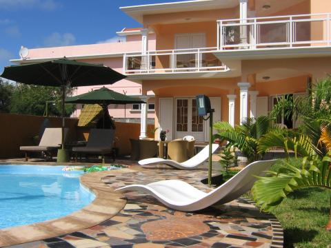Maison  Pereybere pour  12 •   6 chambres 