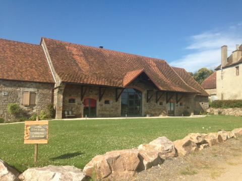 Ferme  Montceau les mines pour  12 •   prestations luxueuses 