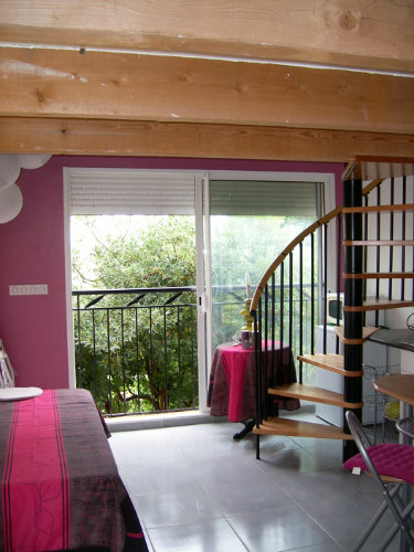 Gite  Aniane pour  3 •   avec terrasse 