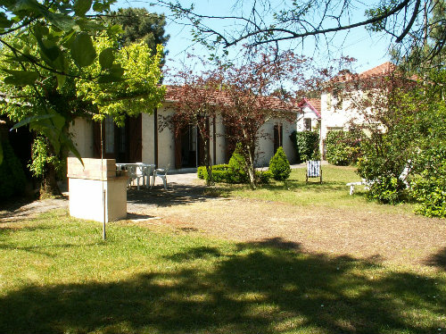 House in Arcachon for   5 •   private parking 