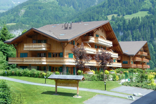 Chalet  Champry pour  8 •   parking priv 