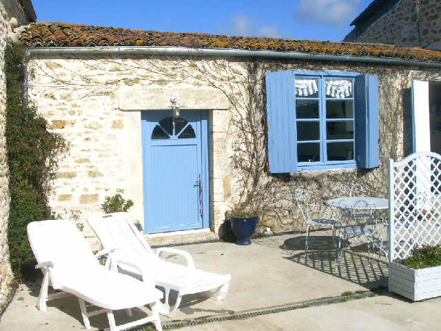 Gite in Rochefort for   4 •   with shared pool 