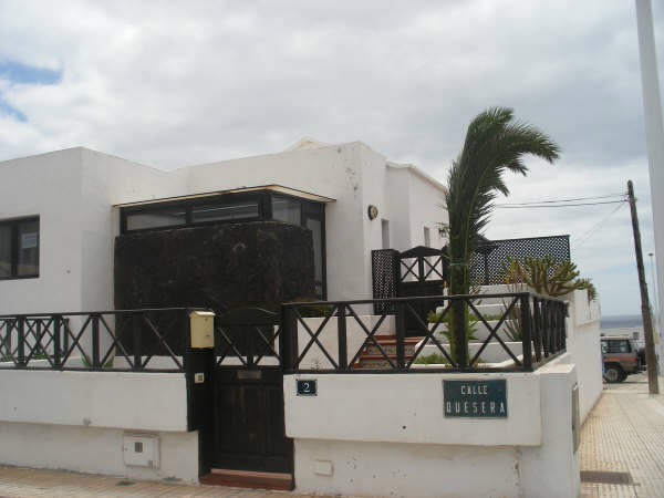 House in Puerto del carmen, tias for   4 •   view on sea 