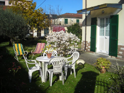 Chambre d'htes  Vezzano ligure pour  5 •   jardin 