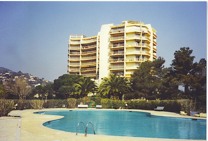 Maison  Mandelieu-la napoule pour  2 •   avec piscine partage 