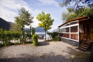 Casa de montaa en Porlezza para  4 •   vista a un lago 