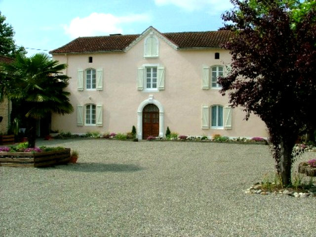 Gite in Pau for   12 •   animals accepted (dog, pet...) 