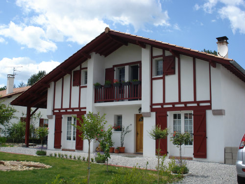 Chambre d'htes  St jean pied de port pour  6 •   avec balcon 