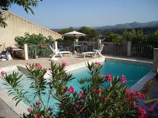 House in La penne sur huveaune for   10 •   with private pool 