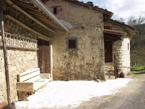 Ferme  La chapelle agnon pour  2 •   avec terrasse 