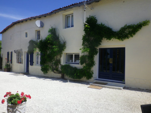 Gite in Nanteuil-en-valle - cottage 2 voor  5