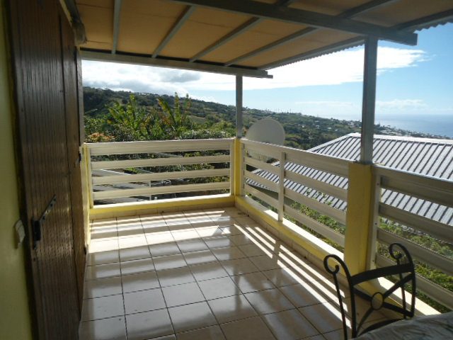 Bungalow in St denis for   2 •   view on sea 