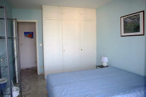 Appartement à Antibes - Location vacances, location saisonnière n°44090 Photo n°5 thumbnail