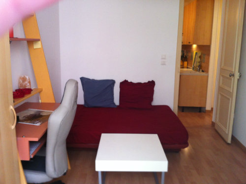 Studio in Paris - Vacation, holiday rental ad # 44355 Picture #2 thumbnail