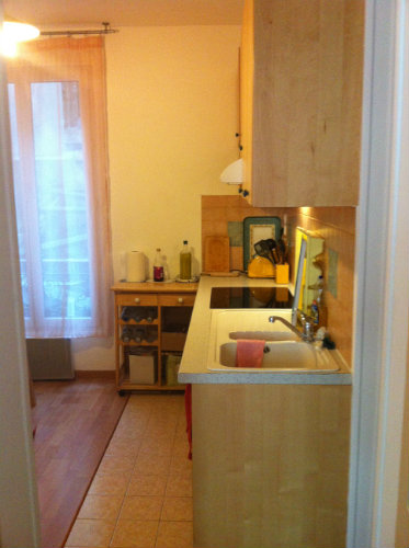 Studio in Paris - Vacation, holiday rental ad # 44355 Picture #9 thumbnail