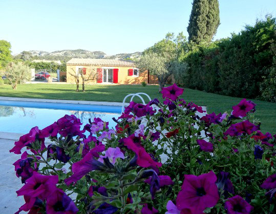 Chambre d'htes  St rmy de provence pour  5 •   avec terrasse 