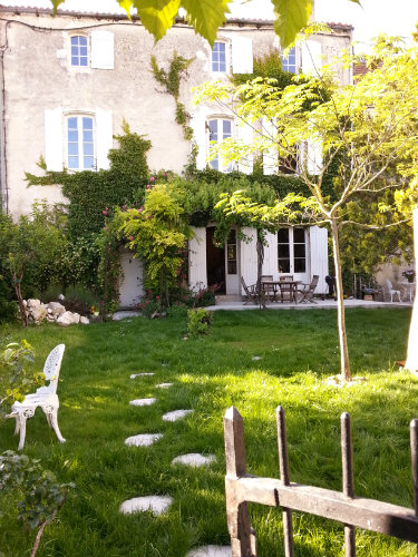 Gite in Issigeac for   8 •   with terrace 