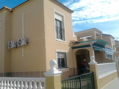 Casa en Torrevieja para  6 •   3 dormitorios 