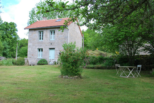 Casa rural en Crocq para  5 •   jardn 