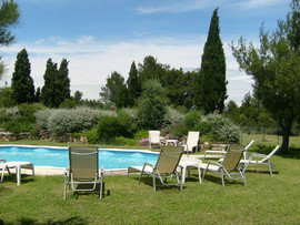 Maison à Chateauneuf de gadagne - Location vacances, location saisonnière n°46379 Photo n°1 thumbnail