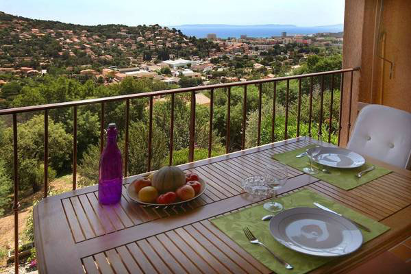 Flat in Bormes-les-mimosas for   4 •   with terrace 