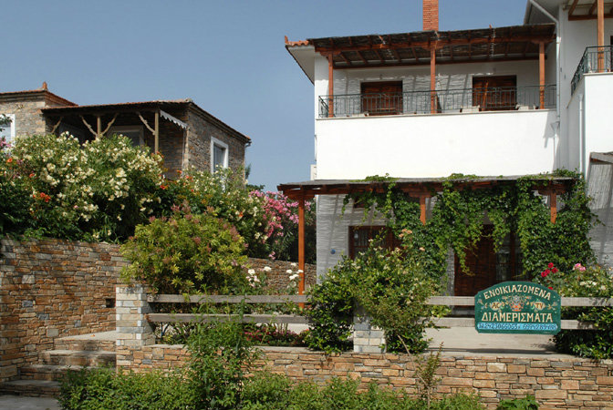 Maison  Milina pilion pour  •   avec balcon 