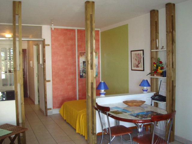 Studio in St gilles les bains for   2 •   with terrace 