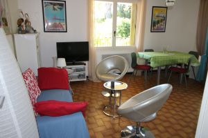 Flat in Saint-raphal boulouris for   5 •   private parking 