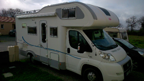 Caravan in Fouger voor  5