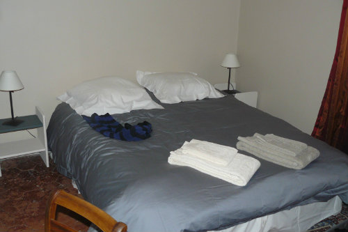 Bed and Breakfast in Montesson for   2 •   private parking 