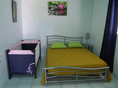 Flat in Le Moule - Vacation, holiday rental ad # 48257 Picture #4 thumbnail
