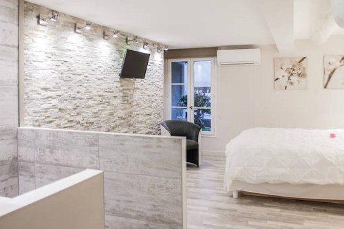 Chambre d'htes  Marseille pour  3 •   prestations luxueuses 