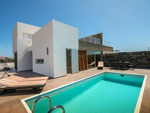 House in Adeje for   14 •   with private pool 