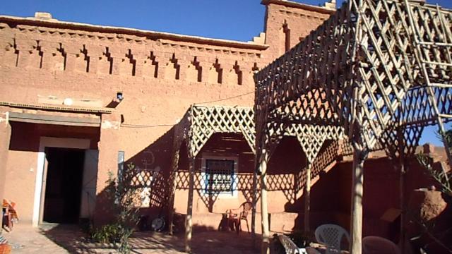 Gite  Ouarzazate pour  15 •   parking priv 