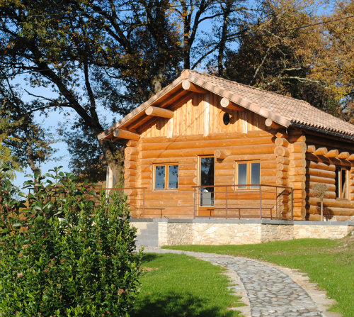 Chalet insolite en rondin, avec spa  et cuisine d'ete