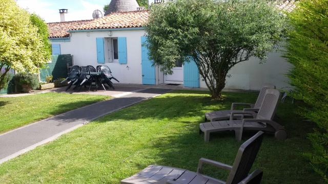 Gite  Arces-sur-gironde pour  6 •   2 chambres 