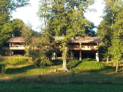 Casa rural en Les artigues de lussac para  6 •   con terraza 