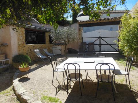 Casa rural en Saint victor la coste para  5 •   con piscina privada 