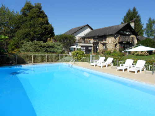 Gite  Haut de bosdarros pour  16 •   avec piscine prive 